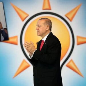 akp icinde erdogan fotografi tartismasi parti genel sekreterinden dikkat ceken cikis satafatli dekorlar altin varakli masalar kXkcwD8n