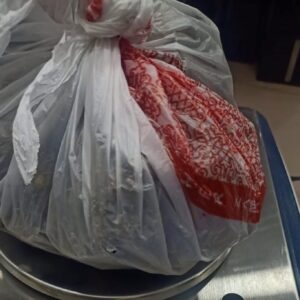 polis ile suphelilerin kovalamacasiattiklari posetten uyusturucu cikti JFSVJdI9