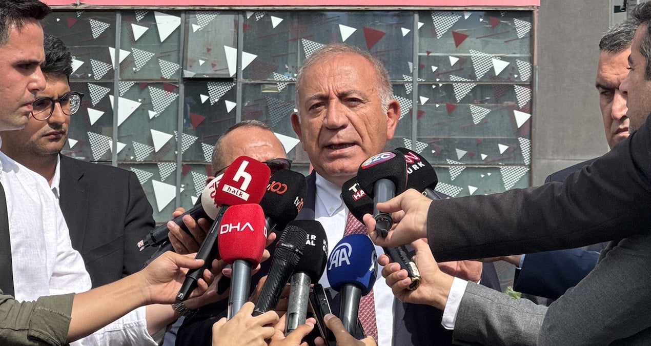 gursel tekin ozgur ozel gelmeden chp binasindan ayrildi pAO6CQcL