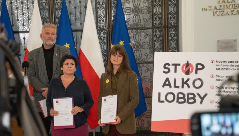 polonyada sol partiden ulke capindaalkol yasagi onerisi cevreyi kirletiyorlar NsfGsvcS