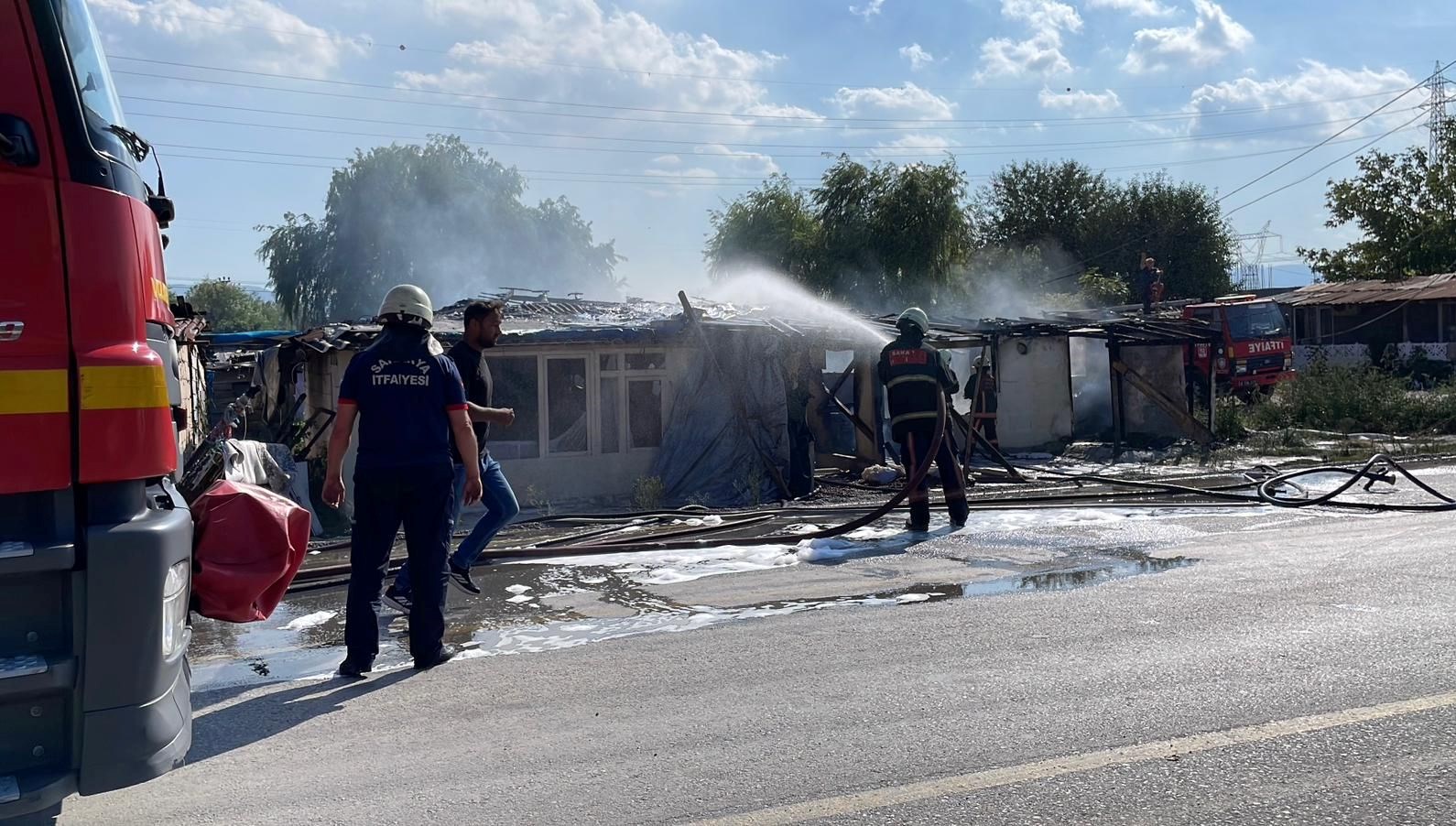 sakaryada akraba kavgasi 2 cocuktufekle vurularak yaralandi XnV7SZ77