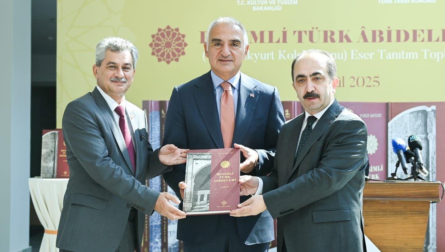 turkiyenin kultur hazinelerindenresimli turk abideleri okurlarla bulustu a9ynkBCh