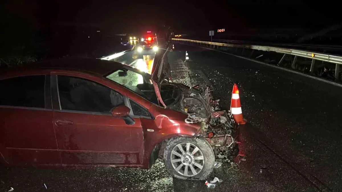 duzcede otomobil bariyerlere carpti 1 yarali aNzcjxkS.jpg