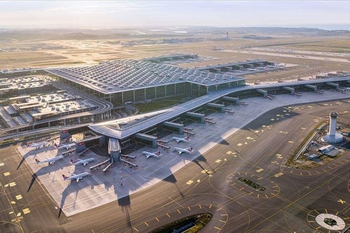 istanbul havalimani yeni yasina avrupanin en yogun havalimani olarak girdi kewfGklM.jpg