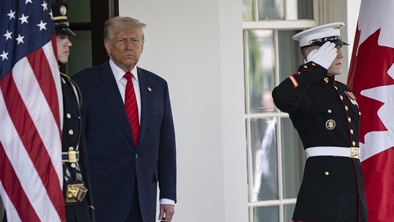 trump kanadaya uygulanan tarifeyi yuzde 10 artiracagini acikladi pg2rWJrz.jpg