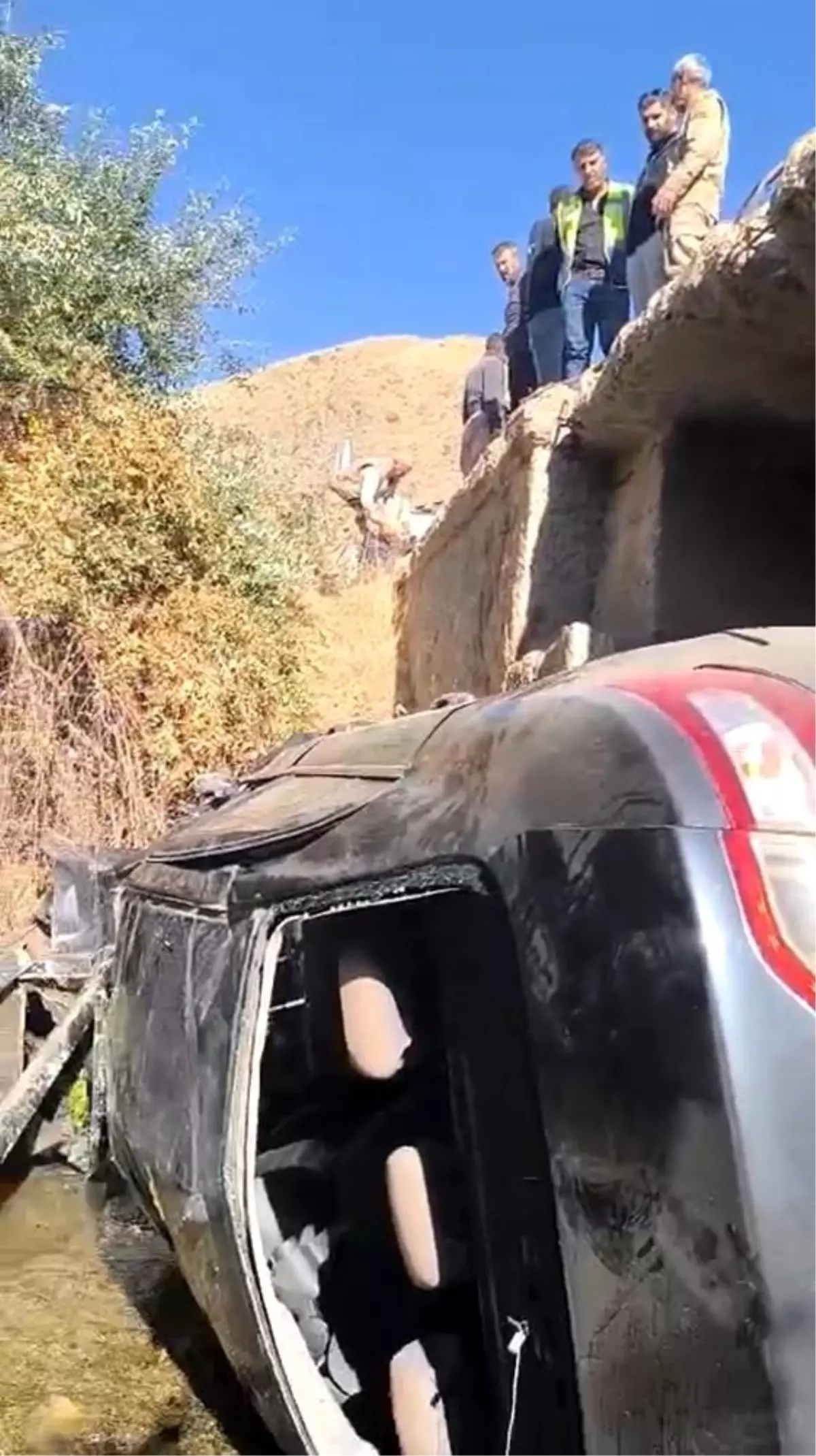 yuksekovada trafik kazasi 4 yarali R7m15zyz.jpg