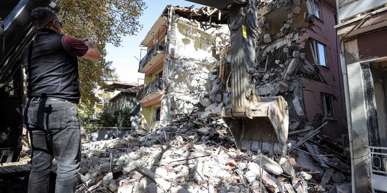 erken uyari sistemi sonuc verdi sindirgi depremini kandilli onceden bildi zf1C7bjN.jpg