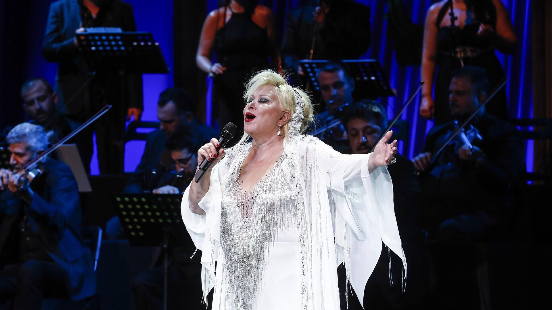 unlu sanatci kalp krizi gecirmisti yogun bakima alindi s8FslXX7.jpg