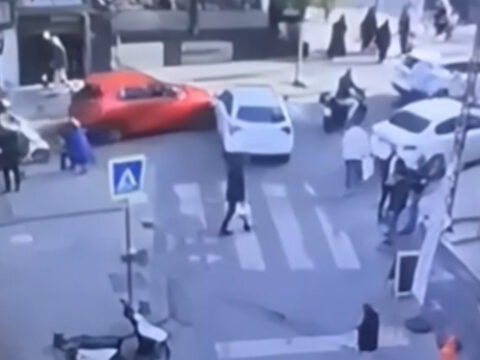 ** Fren Yerine Gaza Bastı: Dürüme Dalma Anı Kamerada