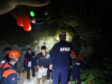 Değirmendere Şelalesi’nde Kayıp 4 Genç Sağ Olarak Kurtarıldı